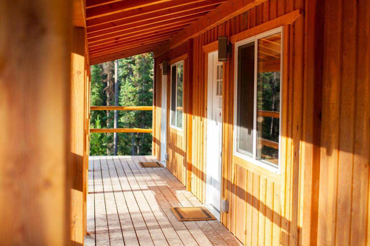 Red Cariboo Apartments Anahim Lake Exterior foto